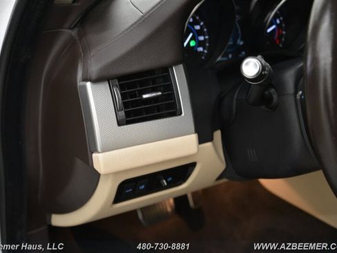 Used 2020 Jaguar XF Premium image 26