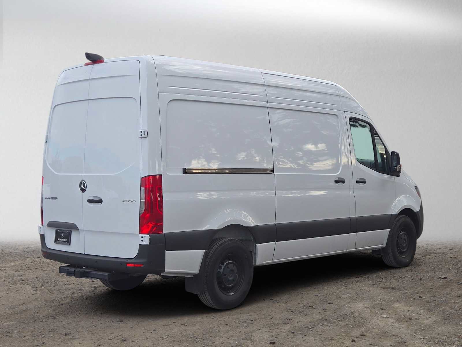 Used 2026 Mercedes-Benz Sprinter 2500 image 3