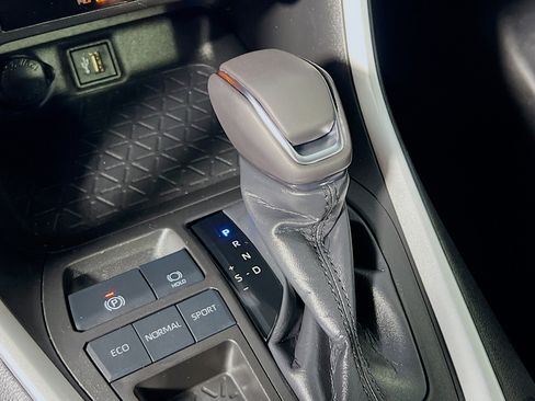 Used 2023 Toyota RAV4 XLE Premium image 25