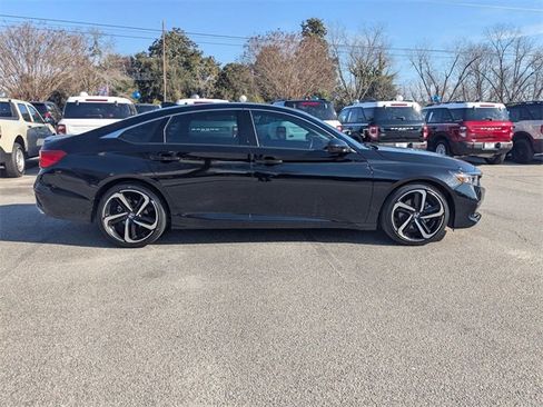 Used 2022 Honda Accord Sport image 2