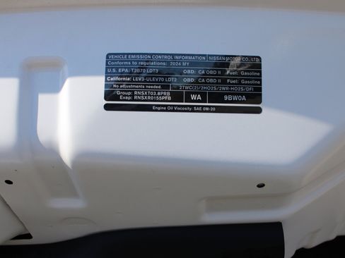 Used 2024 Nissan Frontier SV image 15