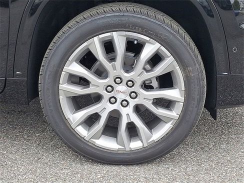 New 2025 GMC Acadia Denali w/ Super Cruise Package image 5