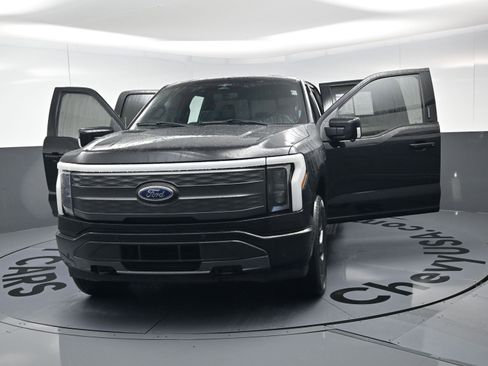 Used 2023 Ford F150 Lightning Lariat image 21
