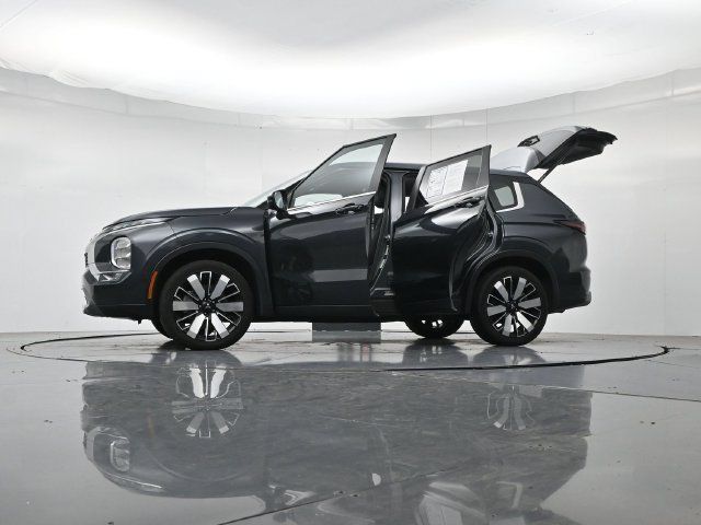 Used 2025 Mitsubishi Outlander SE FWD image 56