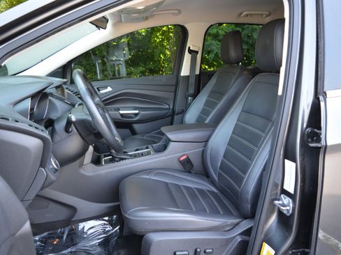 Used 2019 Ford Escape SEL image 10