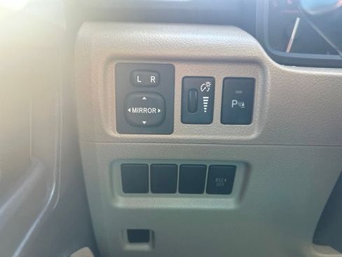 Used 2011 Toyota 4Runner SR5 w/ Convenience Pkg AWD/4WD image 19