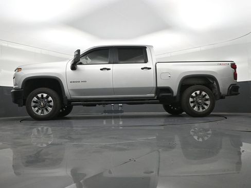 Used 2022 Chevrolet Silverado 2500 Custom w/ Custom Convenience Package AWD/4WD image 24