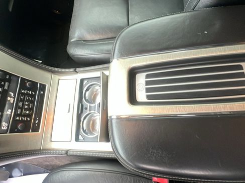 Used 2012 Cadillac Escalade Platinum image 12