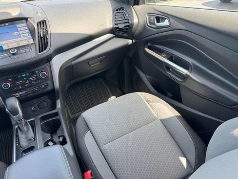 Used 2019 Ford Escape SE FWD image 15
