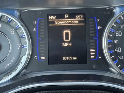 Used 2015 Chrysler 200 Limited image 9