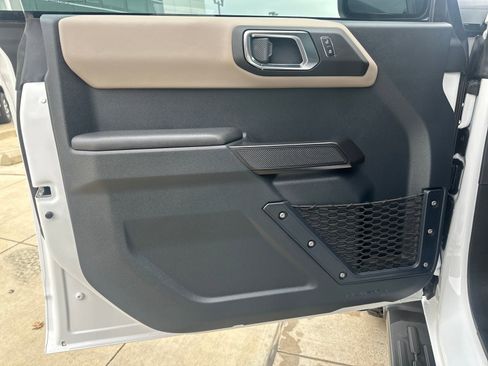 Used 2024 Ford Bronco Wildtrak image 9