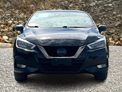 Used 2021 Nissan Versa SR image 3