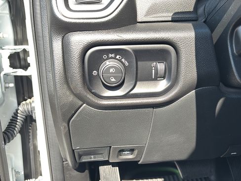 Used 2024 RAM 3500 Big Horn w/ Protection Group AWD/4WD image 20