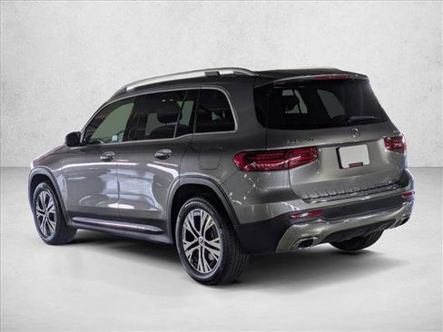 Used 2025 Mercedes-Benz GLB 250 4MATIC image 9