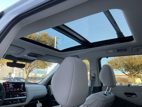 New 2026 Nissan Pathfinder SL image 23