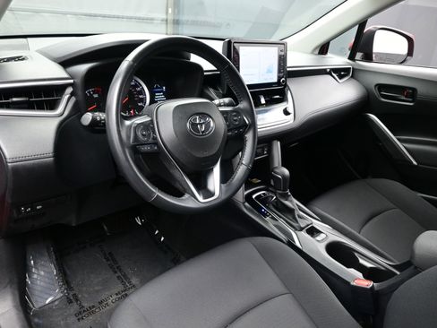 Used 2022 Toyota Corolla Cross LE image 12
