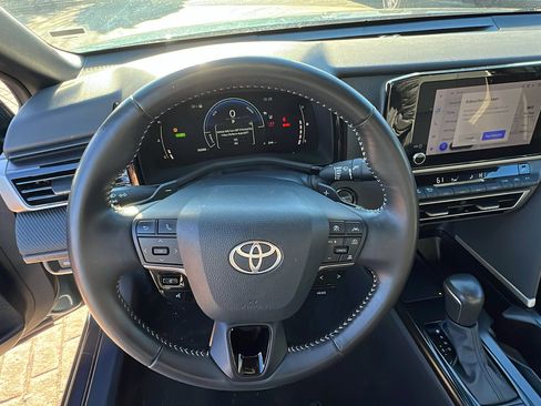 Used 2025 Toyota Camry SE image 26
