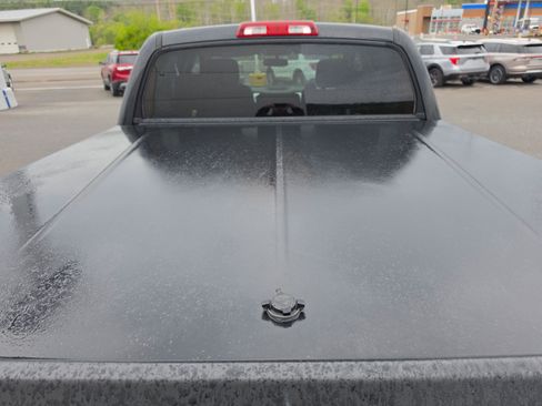 Used 2016 Toyota Tundra SR5 w/ TRD Off Road Package AWD/4WD image 5