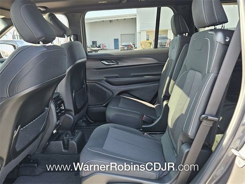 New 2025 Jeep Grand Cherokee L Laredo w/ Luxury Tech Group I image 6