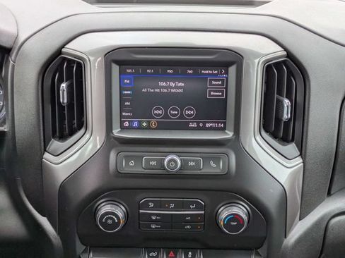 Used 2020 Chevrolet Silverado 1500 Custom w/ Custom Value Package AWD/4WD image 18