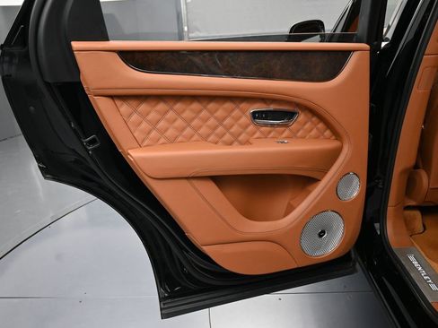 Certified 2022 Bentley Bentayga image 26