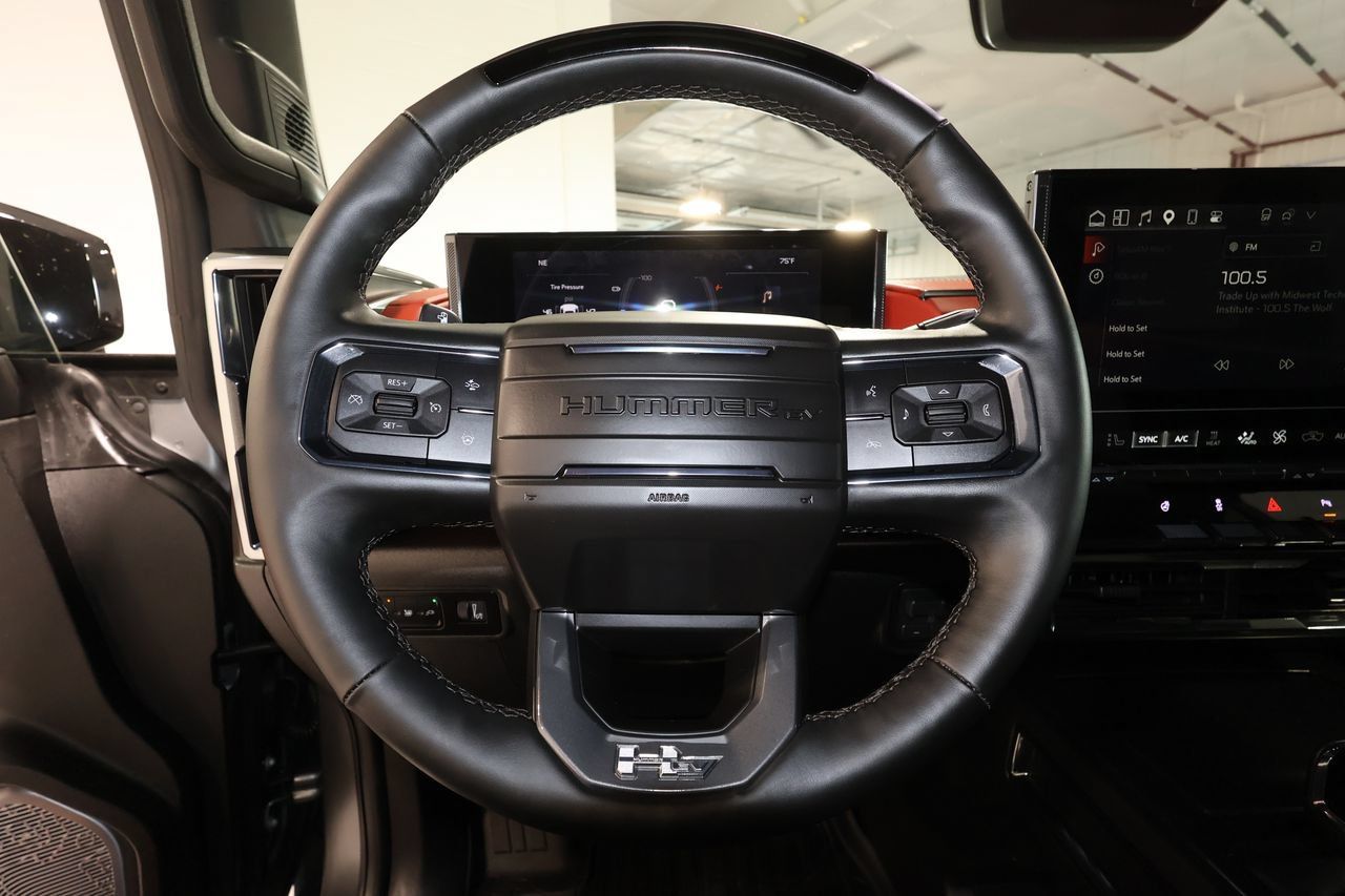 Certified 2026 GMC Hummer EV 3X w/ Carbon Fiber Edition Package AWD/4WD image 10