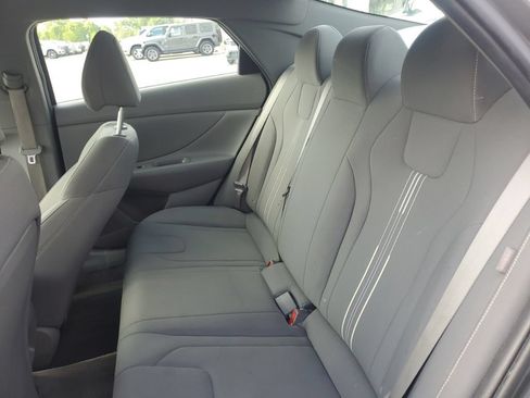 Used 2024 Hyundai Elantra SEL FWD image 19