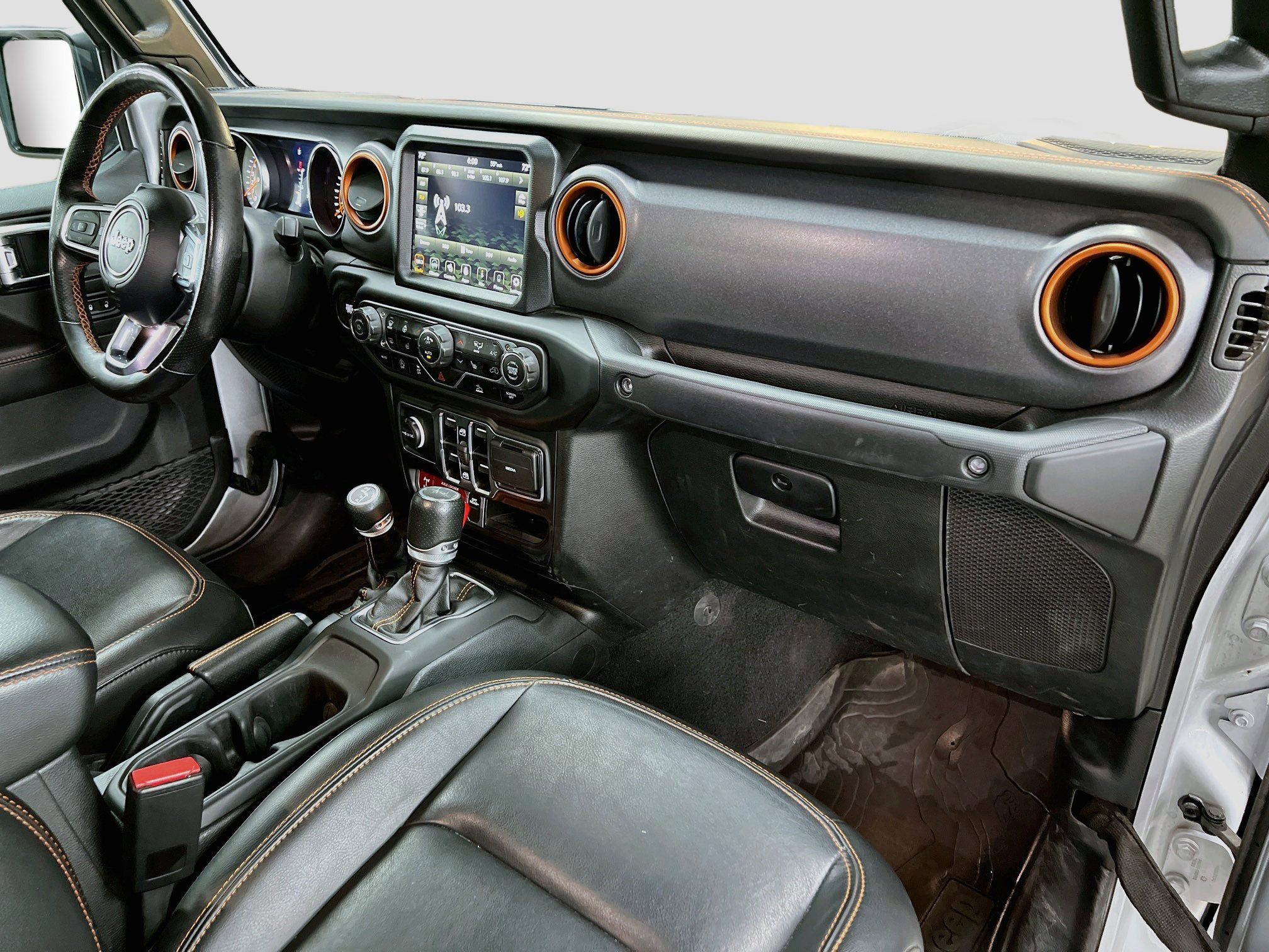 Used 2023 Jeep Gladiator Mojave w/ Cold Weather Group AWD/4WD image 30
