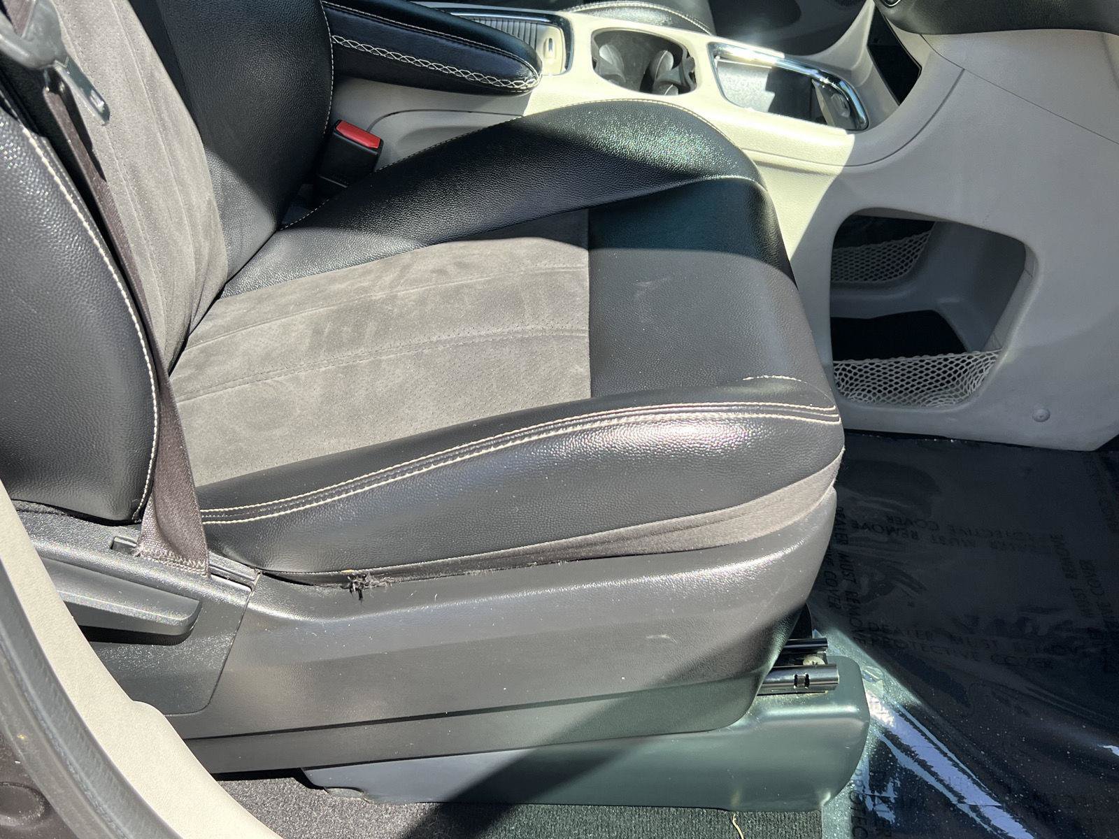 Used 2019 Dodge Grand Caravan SXT FWD image 23