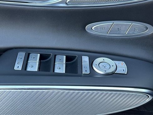 Used 2023 Genesis GV70 2.5T w/ Sport Prestige Package image 12