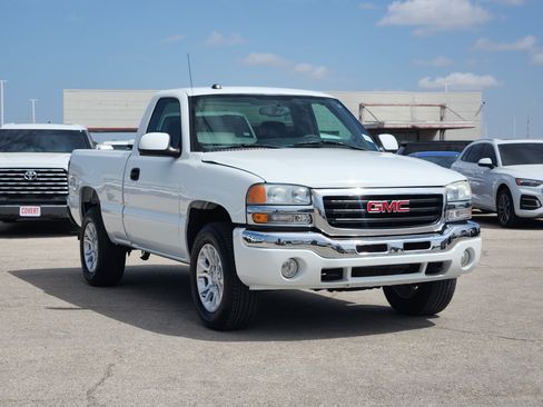 Used 2004 GMC Sierra 1500 SLE w/ Light Duty Power Package AWD/4WD image 3
