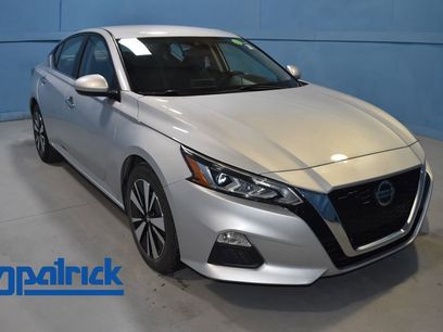 Used 2021 Nissan Altima 2.5 SV