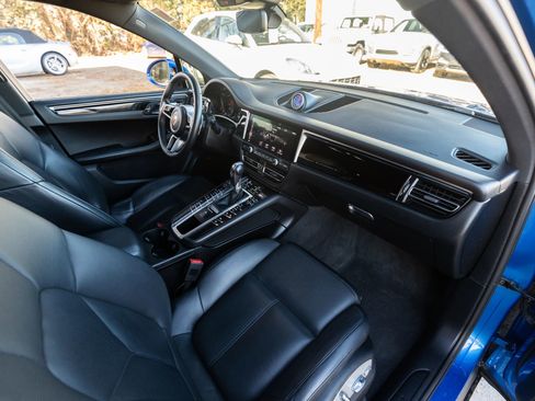 Used 2020 Porsche Macan image 21