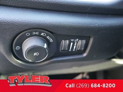 New 2026 Chrysler Pacifica Select image 26