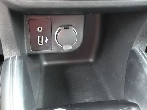 Used 2020 Nissan Kicks SR w/ SR Premium Package FWD image 25
