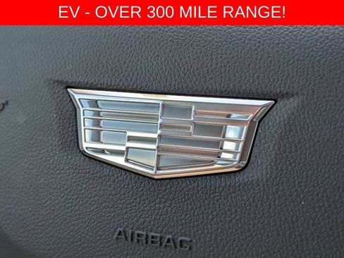 Used 2026 Cadillac Vistiq Sport w/ LPO, Floor Liner Package AWD/4WD image 51
