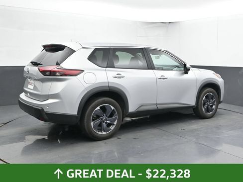 Used 2025 Nissan Rogue SV FWD image 4