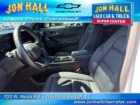 Used 2025 Chevrolet Equinox LT w/ Convenience Package II FWD image 16