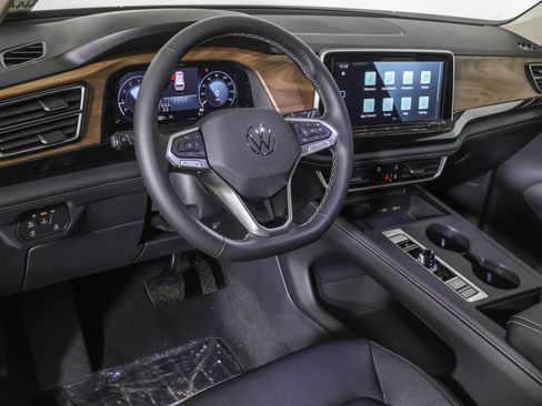 New 2026 Volkswagen Atlas SE AWD/4WD image 3