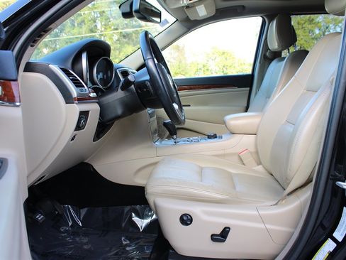Used 2013 Jeep Grand Cherokee Limited image 11