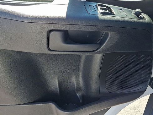 Used 2025 RAM ProMaster 2500 w/ Convenience Group image 11