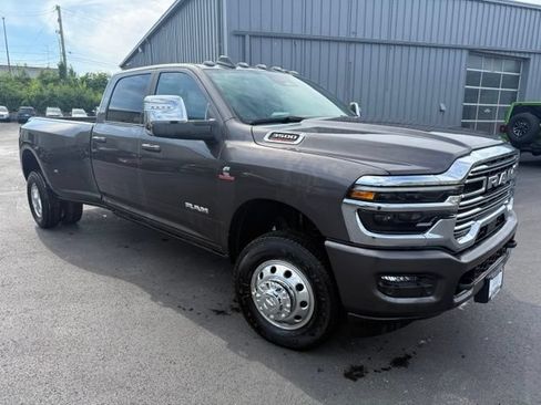New 2026 RAM 3500 Laramie AWD/4WD image 5
