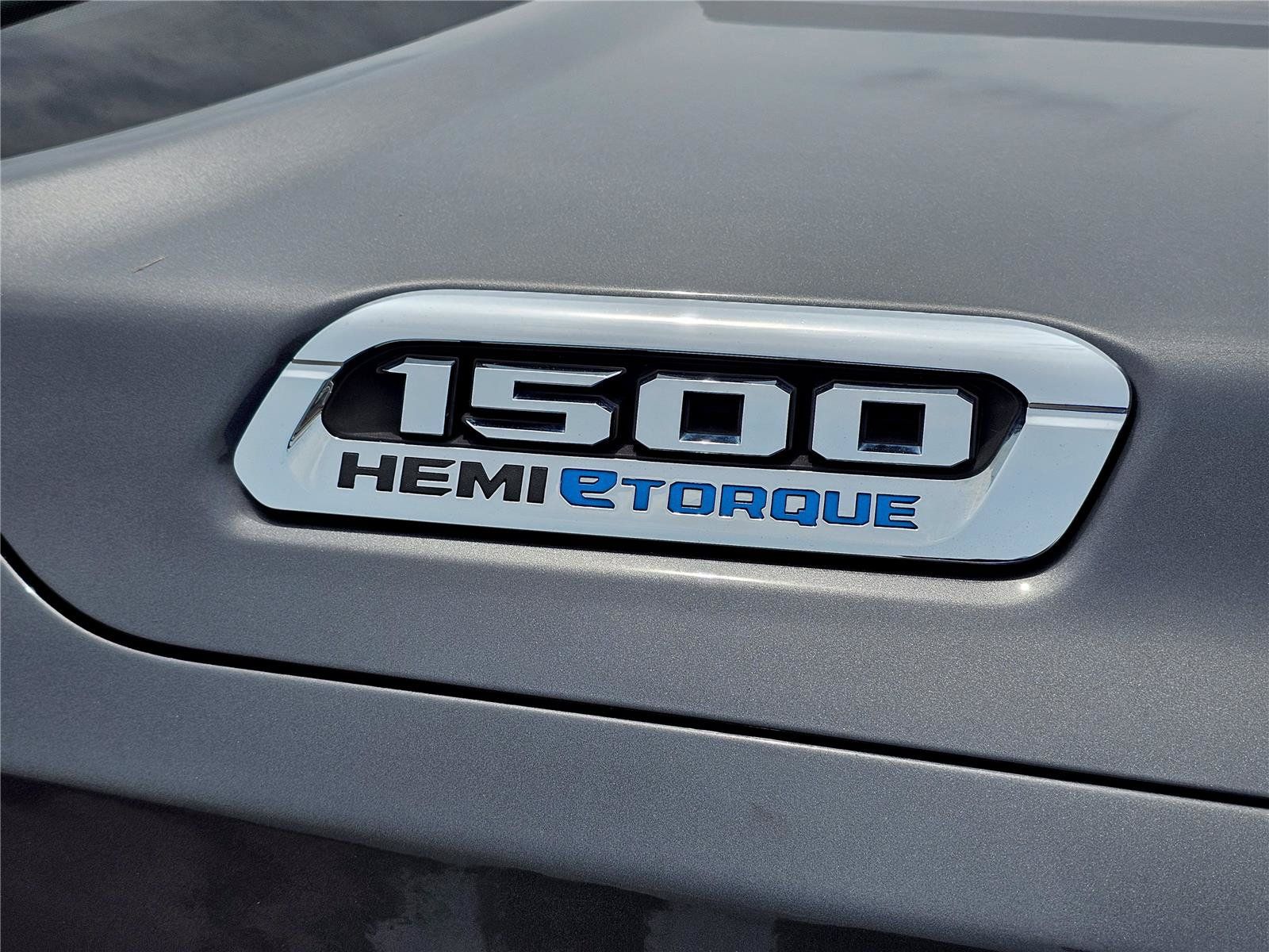 Used 2022 RAM 1500 Laramie w/ Sport Appearance Package AWD/4WD image 7