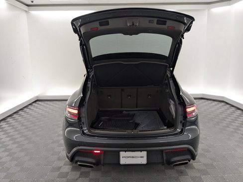 Certified 2026 Porsche Macan image 11