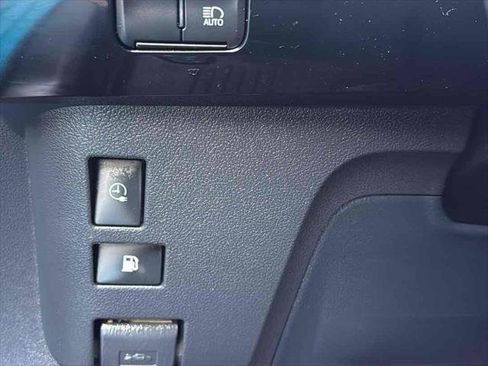 Used 2022 Toyota Prius Prime LE image 14