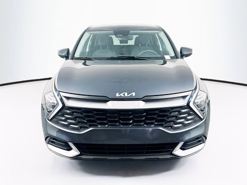 Used 2025 Kia Sportage LX FWD image 2