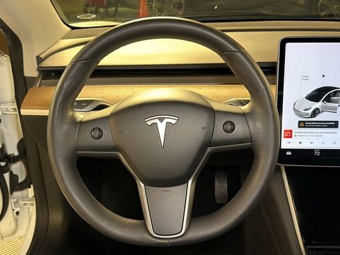 Used 2022 Tesla Model Y Performance image 15