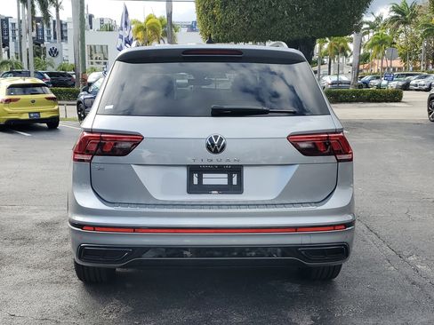 Used 2022 Volkswagen Tiguan SE R-Line image 4