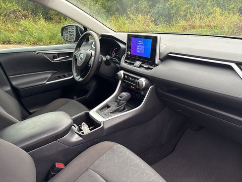 Used 2025 Toyota RAV4 XLE w/ Convenience Package FWD image 13