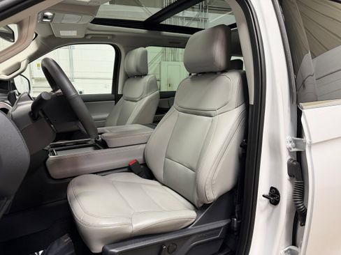 Certified 2025 Ford Expedition Max Active image 9